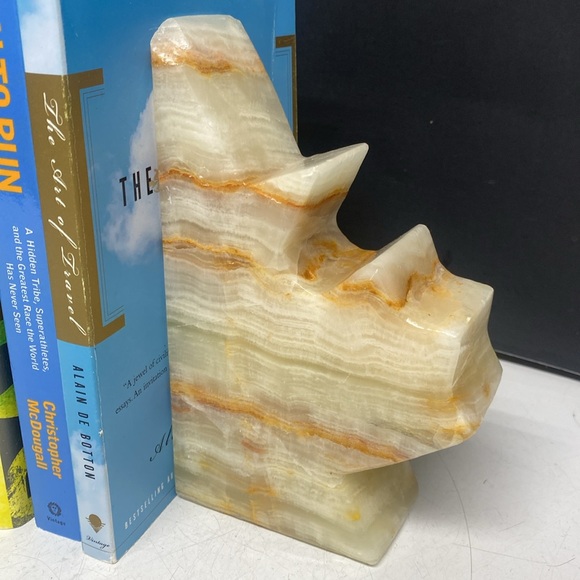 Maple Leaf Shaped Marble Bookends Set of Two - Picture 4 of 16